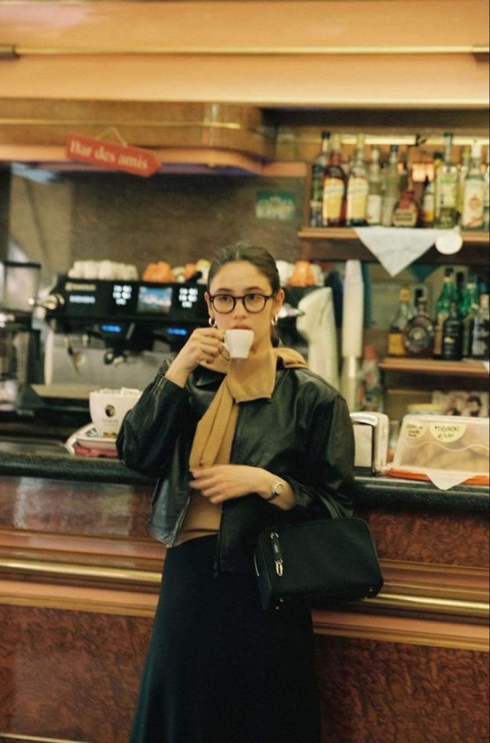 【美品】TOUT Y EST トゥティエ ロケナイロンスモールバッグ(ブラック)