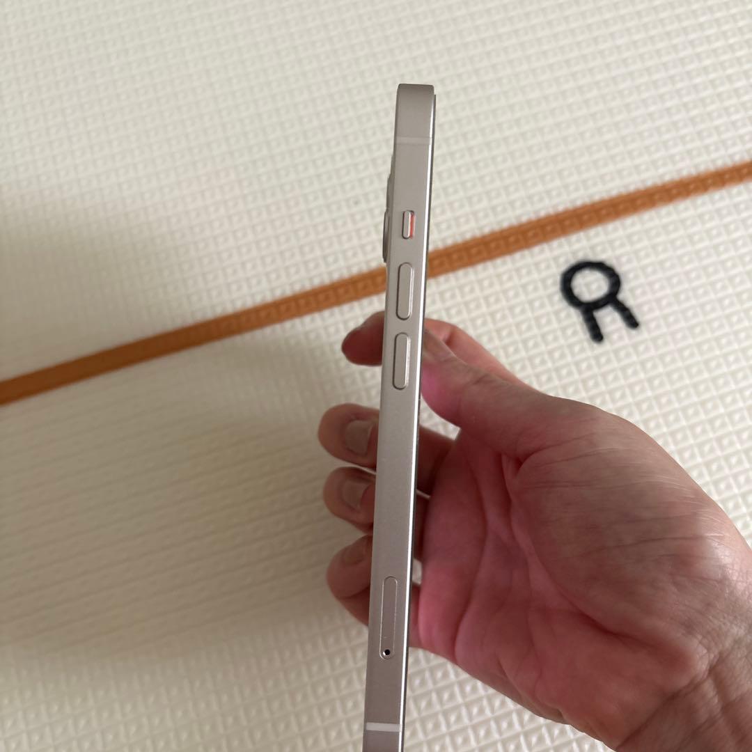 iPhone 13 ホワイト 本体 256ギガ　SIMフリー