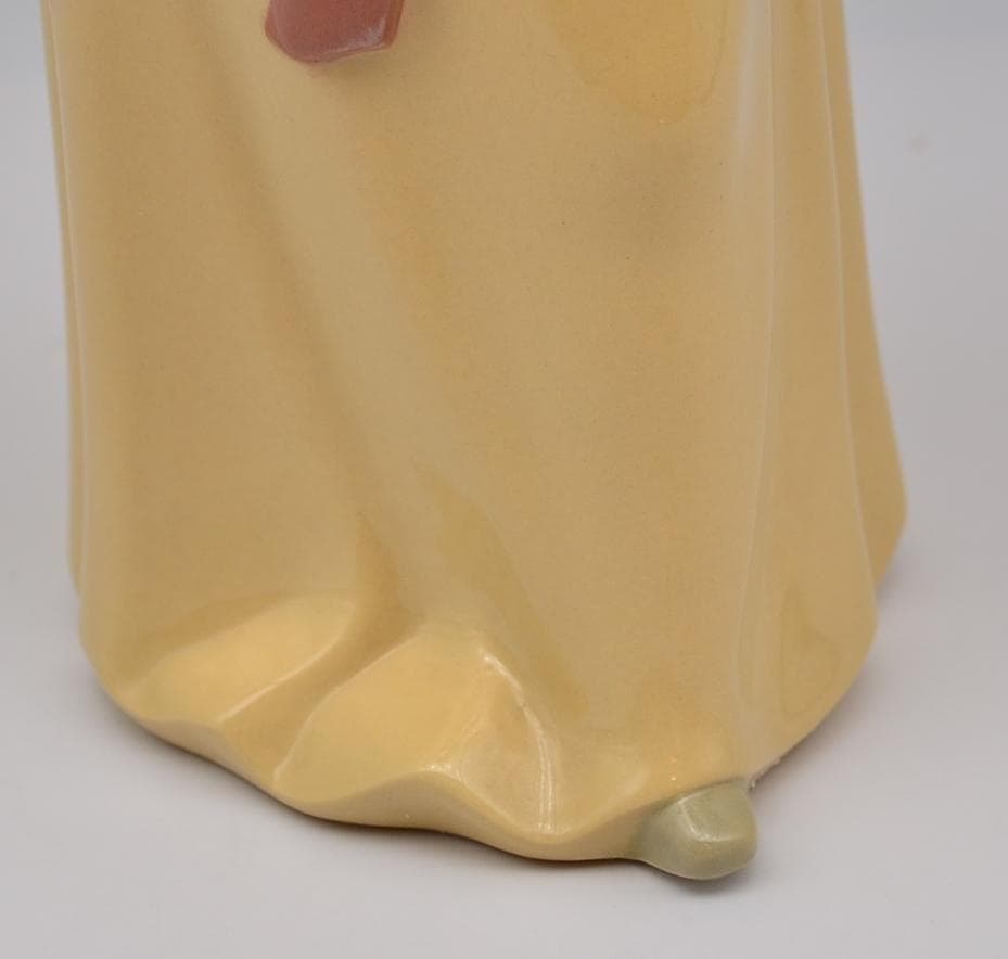 帽子をもつパメラ　他　2体おまとめ　★リヤドロ　スペイン　ポーセリン　ご成約済み