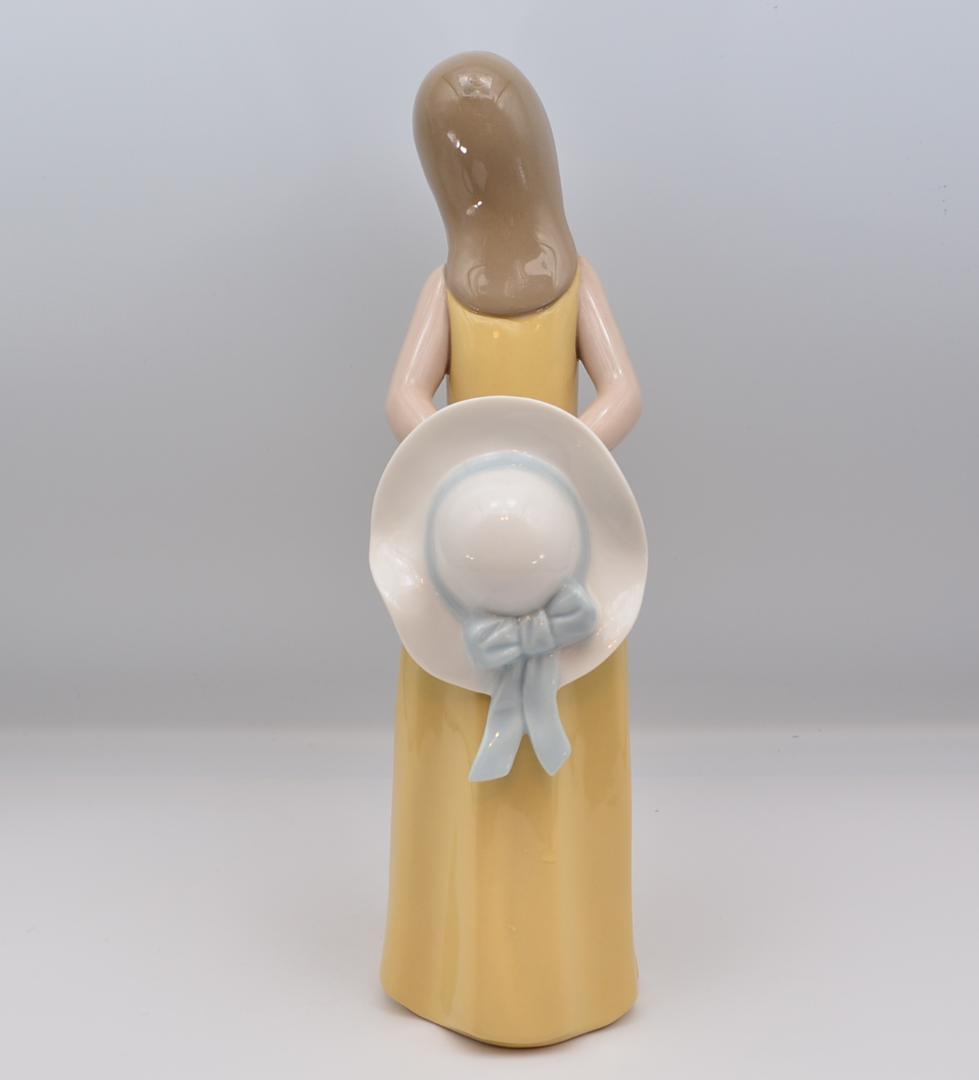 帽子をもつパメラ　他　2体おまとめ　★リヤドロ　スペイン　ポーセリン　ご成約済み