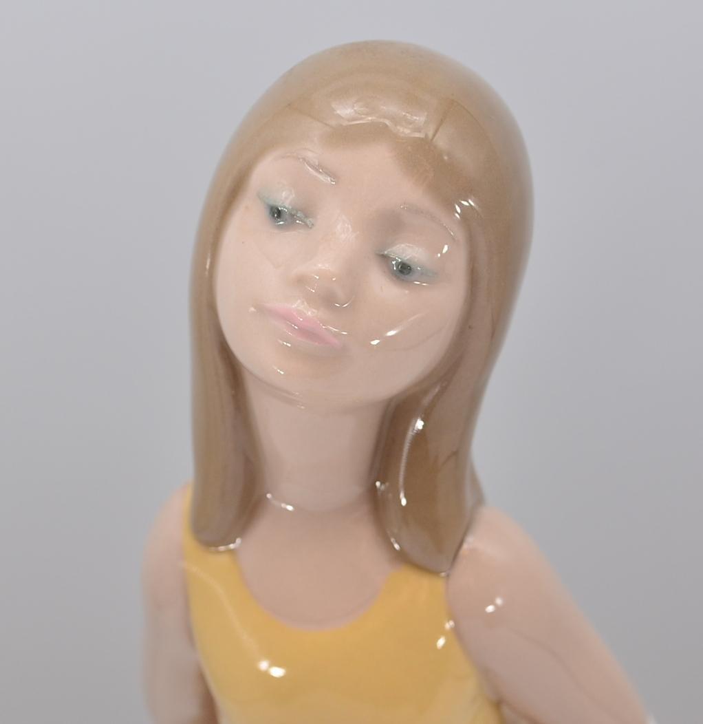 帽子をもつパメラ　他　2体おまとめ　★リヤドロ　スペイン　ポーセリン　ご成約済み