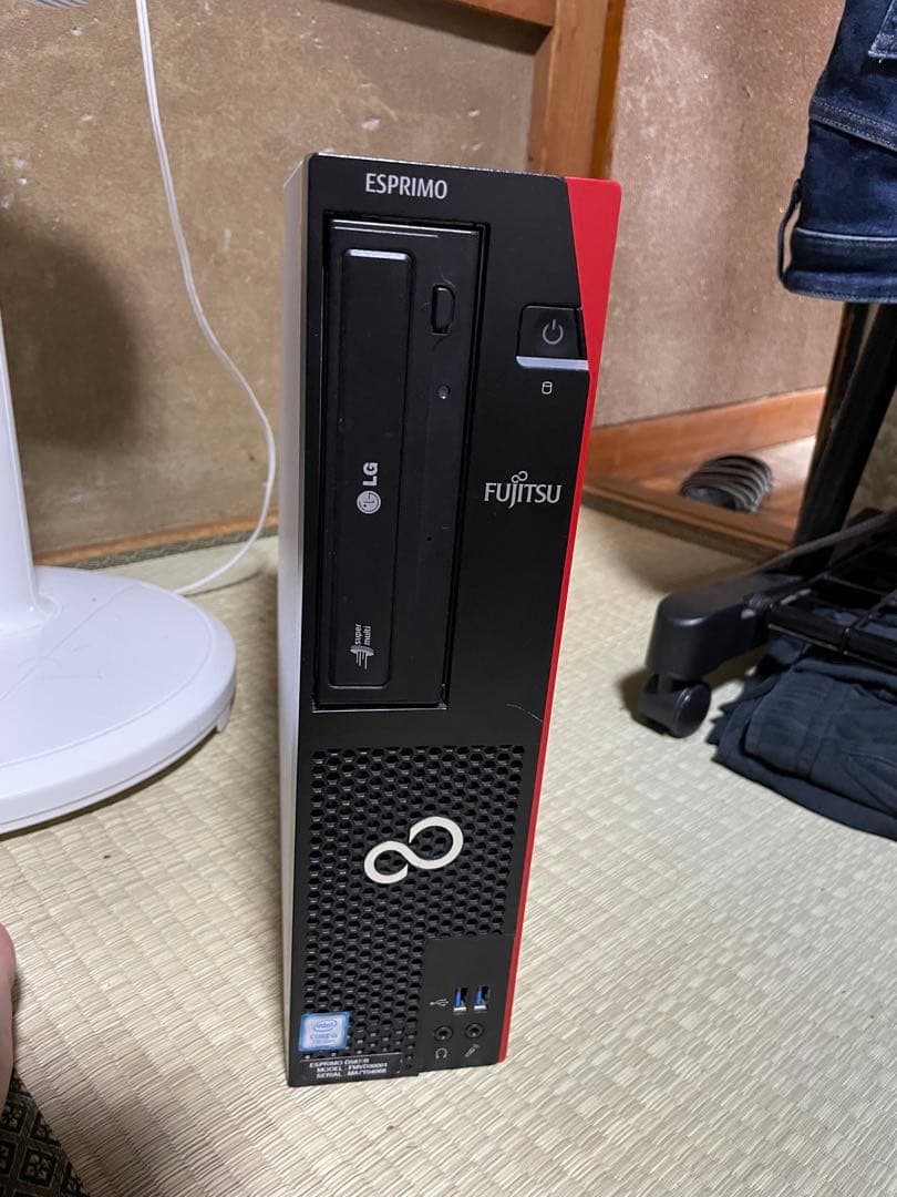 富士通ESPRIMO D587/R Corei5 SSD128GB中古品