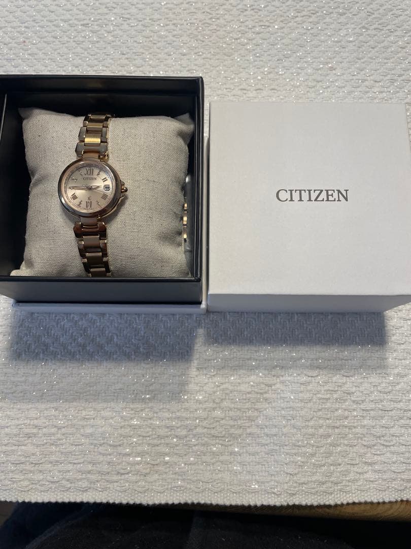 お値下げ　美品　CITIZEN XC 電波時計　ピンクゴールド