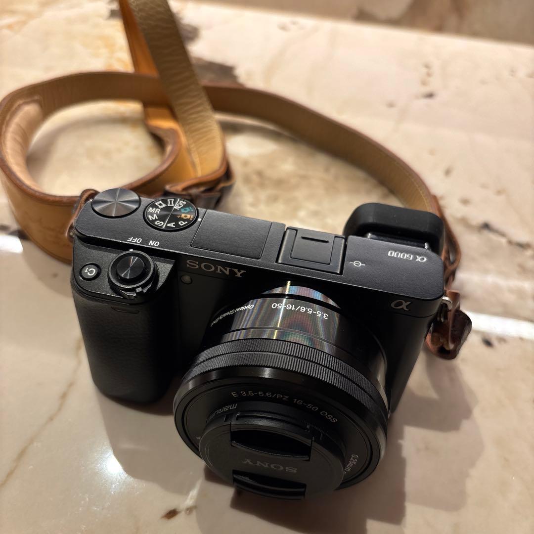 一眼レフカメラ　SONY α6000