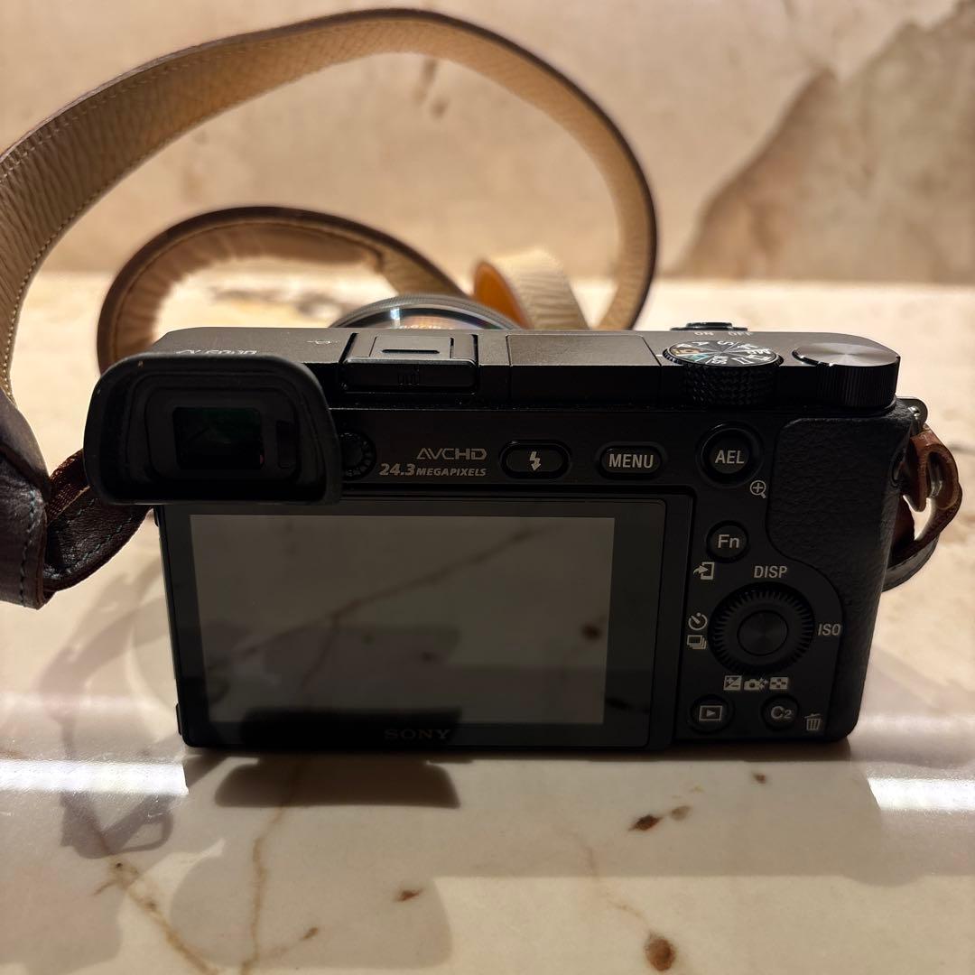 一眼レフカメラ　SONY α6000