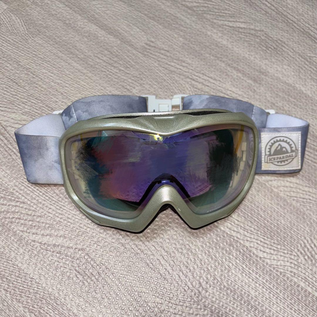 【着用2回・5点セット】スノボウェア上下・ゴーグル・グローブ・ニット帽付