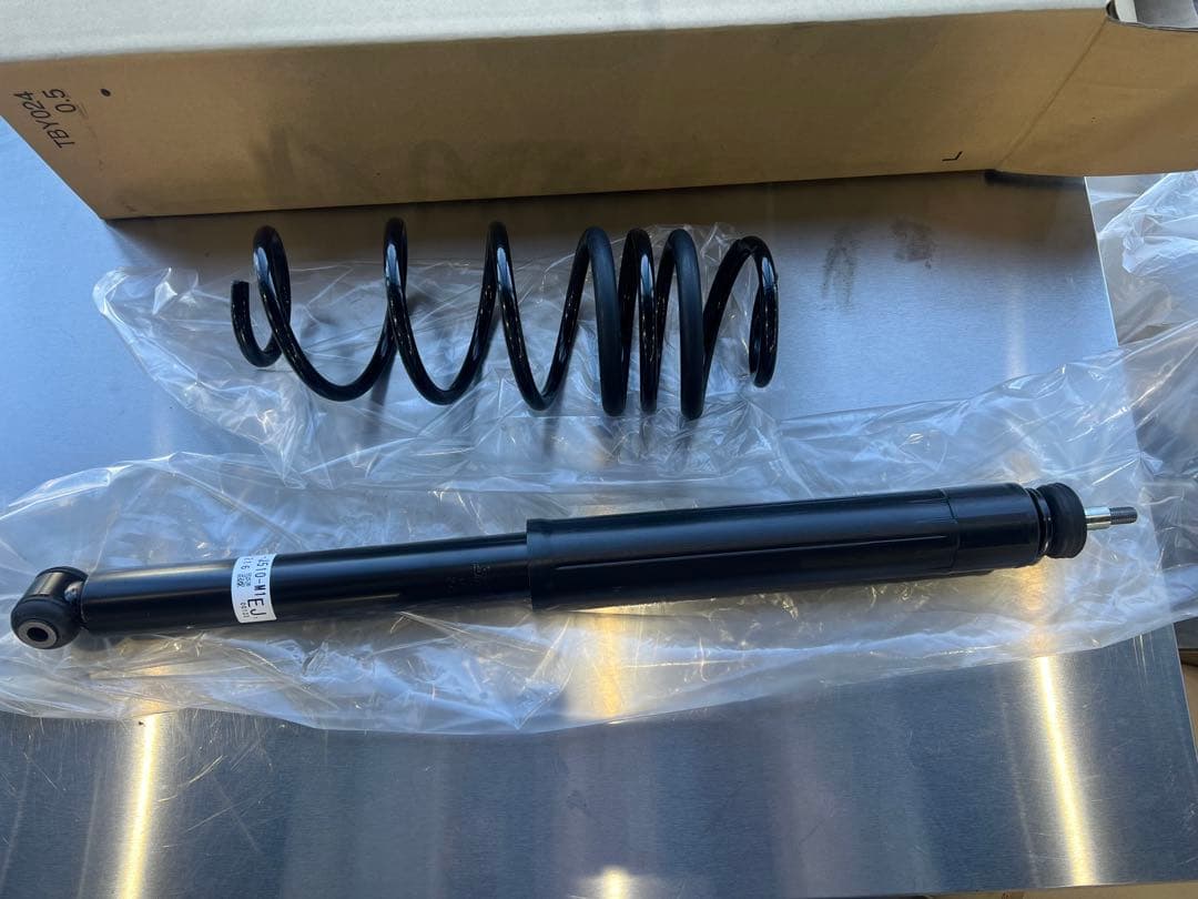 n-one RS Nワン　JG3 新車外し純正ショック