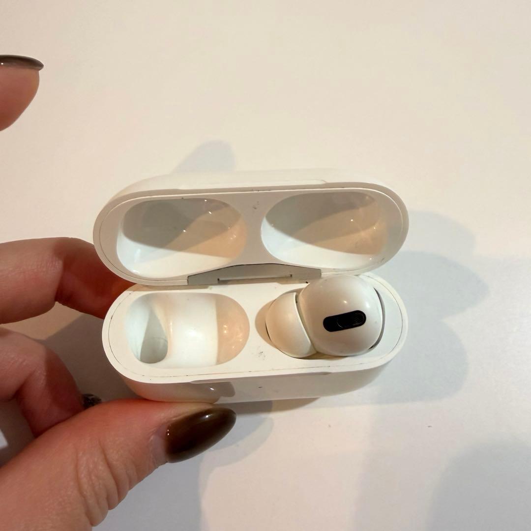 AirPods Pro 第2世代 右耳ケース　純正品