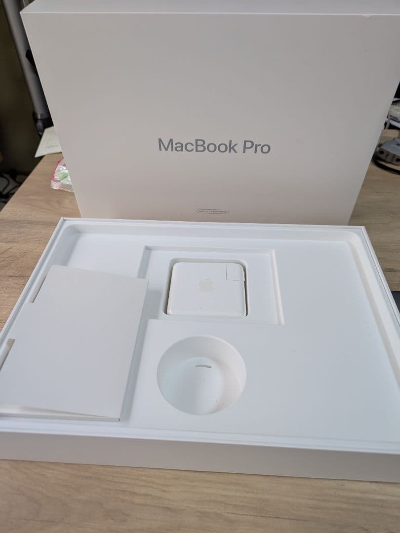 MacBookPro 13inch 2020年m1 メモリ16GB SSD1TB