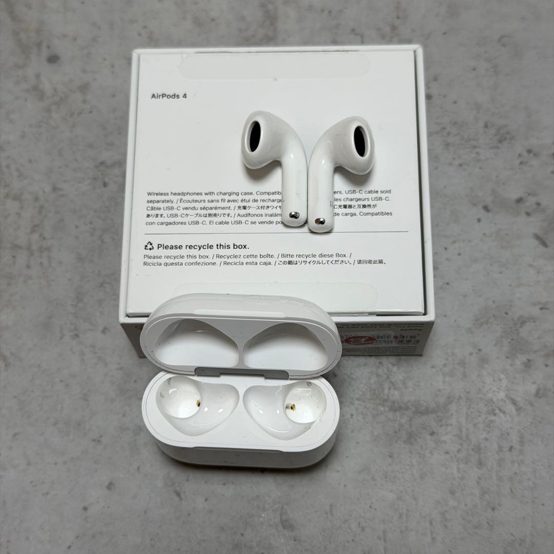 【極美品】AirPods4