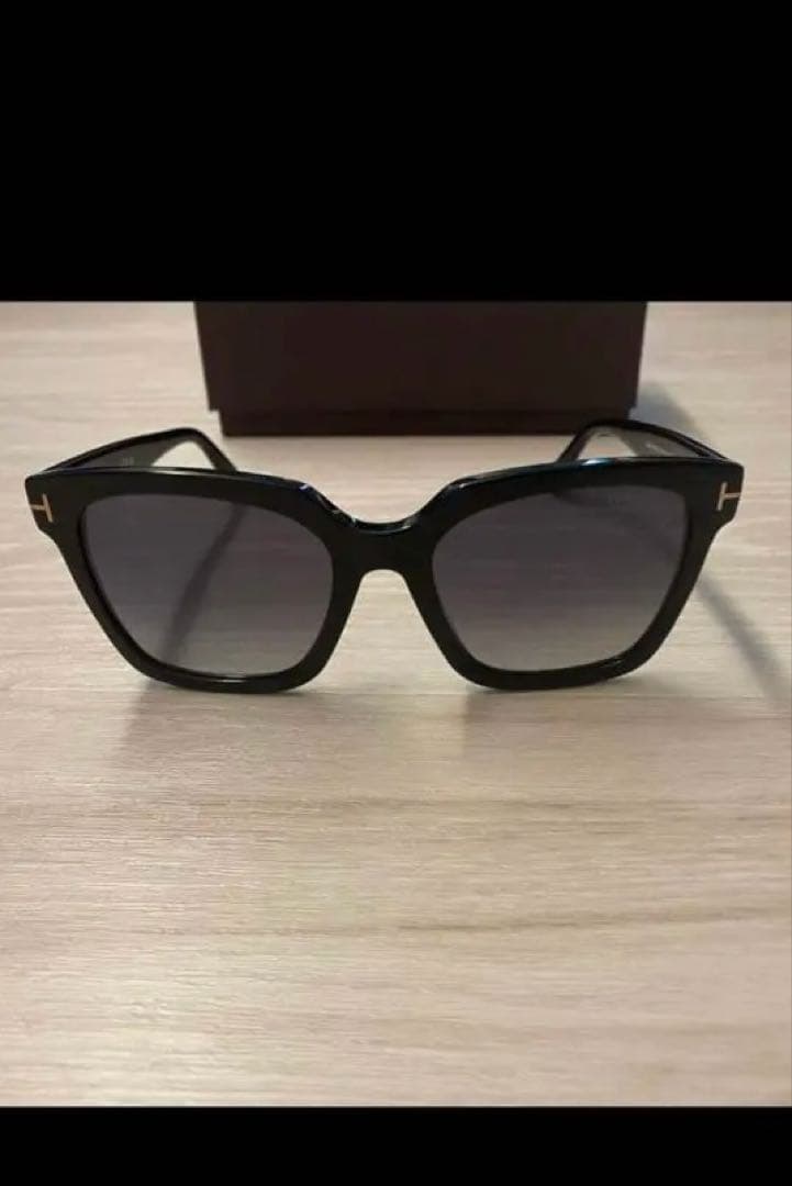 TOM FORD スクエアサングラス ブラック