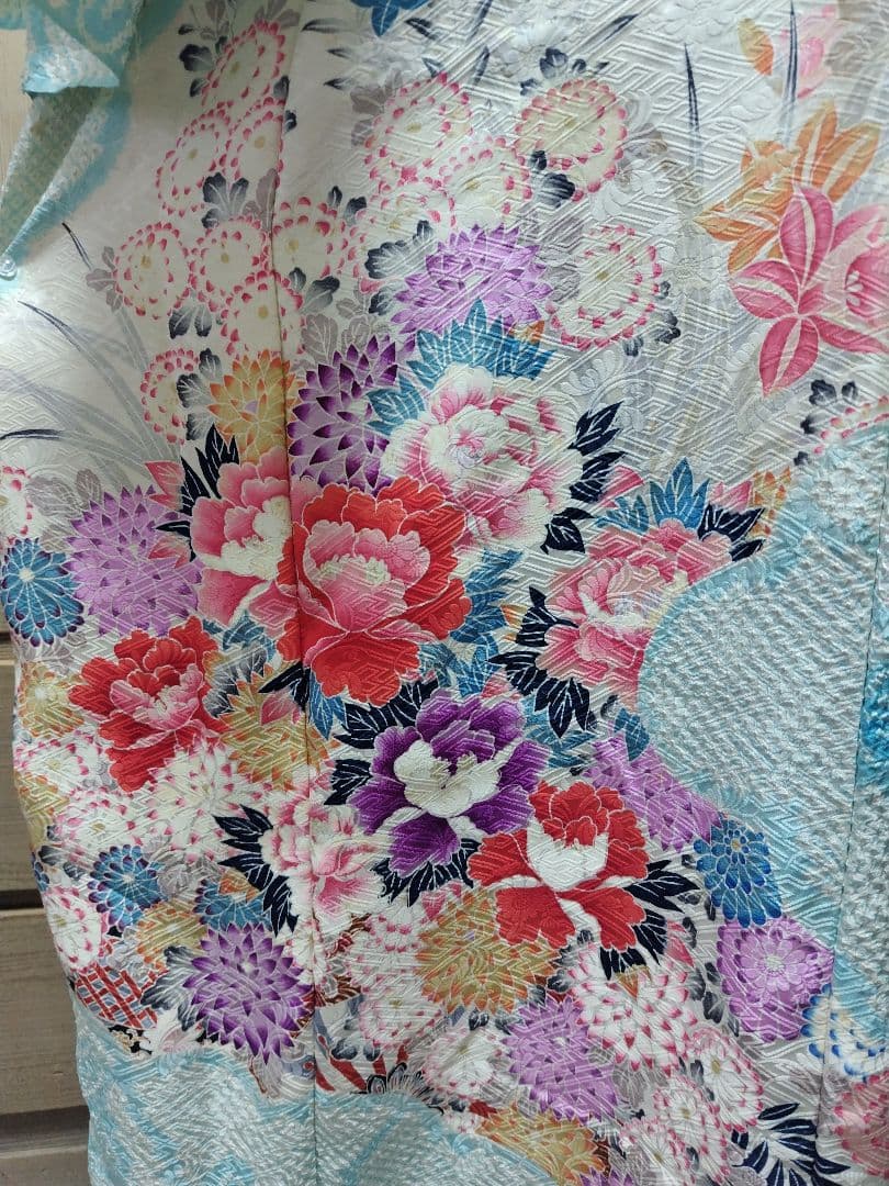 orihime振り袖絹リメイクワンピースです。