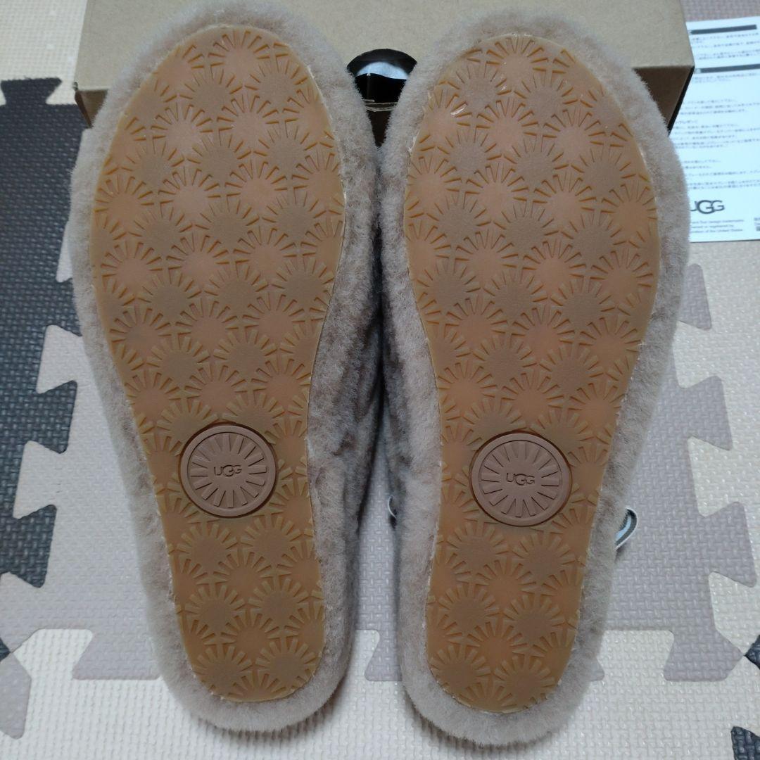 な*る様 ★新品★ UGG もこもこサンダル フラッフ 茶色 サイズ7 24cm