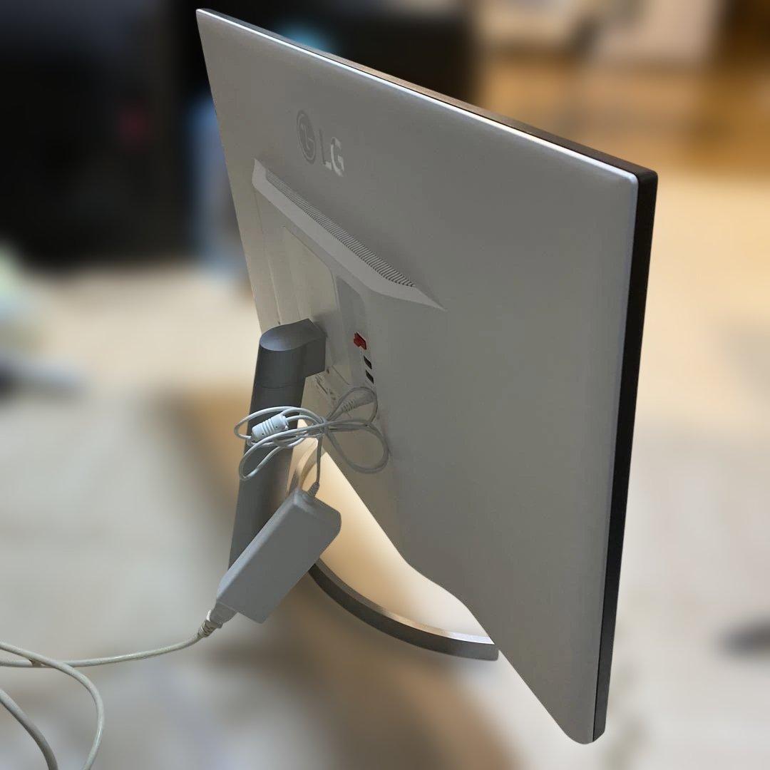 LG 4K 31.5インチ モニターディスプレイ　32UL500-W