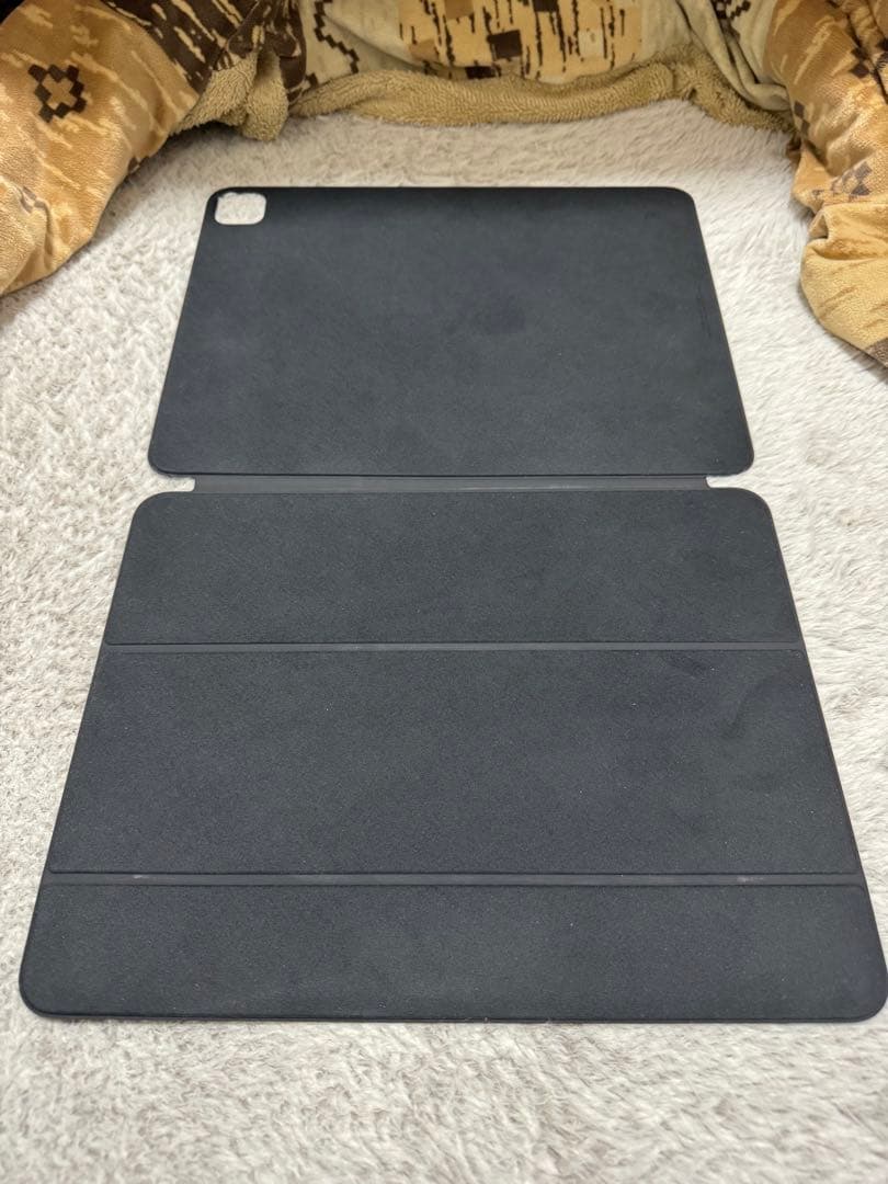 iPad Pro M5 13インチ(純正ケース付き)