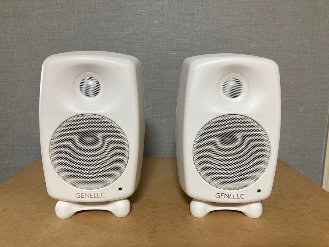 GENELEC 8020DWM ホワイトアクティブスピーカー　ペア