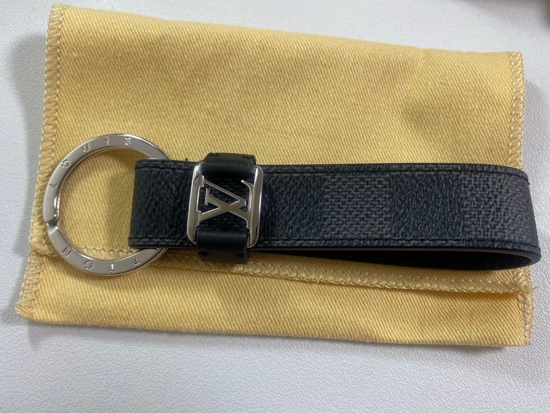 LOUIS VUITTON ルイヴィトン キーホルダー　LV ドラゴンヌ 未使用