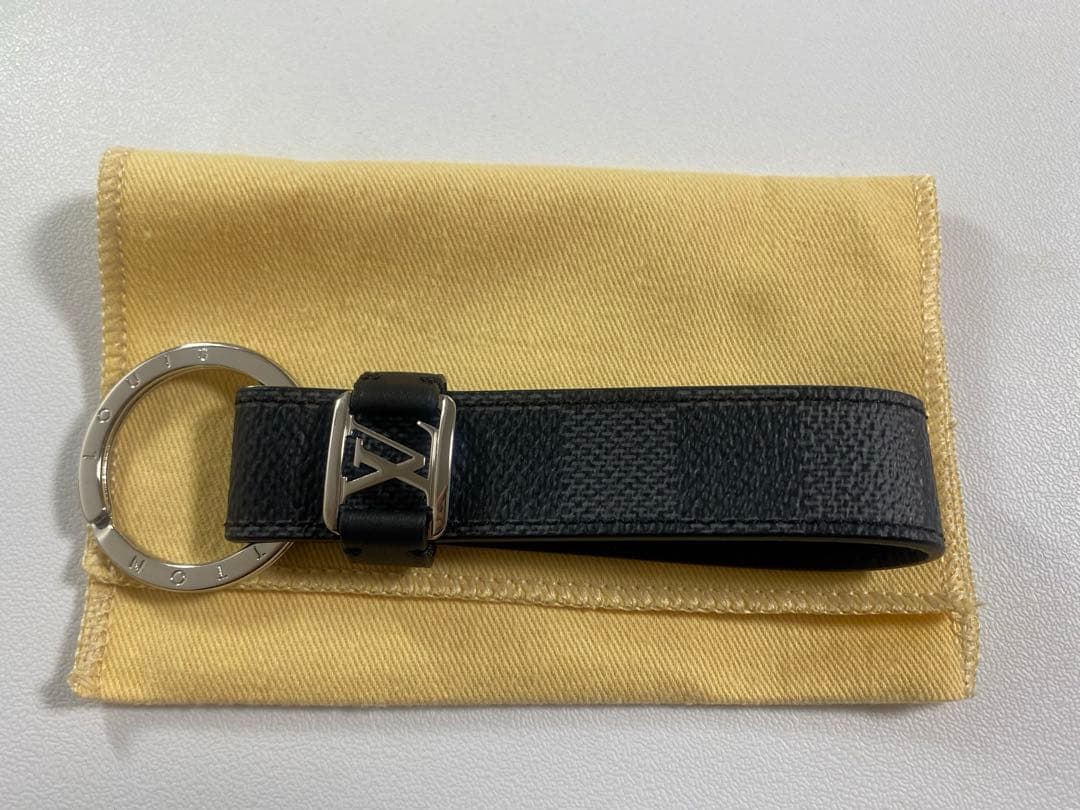 LOUIS VUITTON ルイヴィトン キーホルダー　LV ドラゴンヌ 未使用