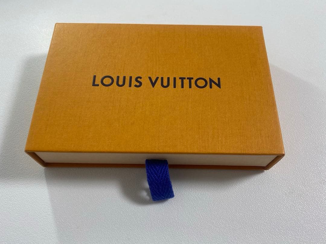 LOUIS VUITTON ルイヴィトン キーホルダー　LV ドラゴンヌ 未使用