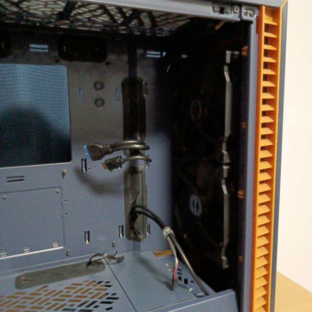 ATX対応　ミドルタワーPCケース　Fractal Design