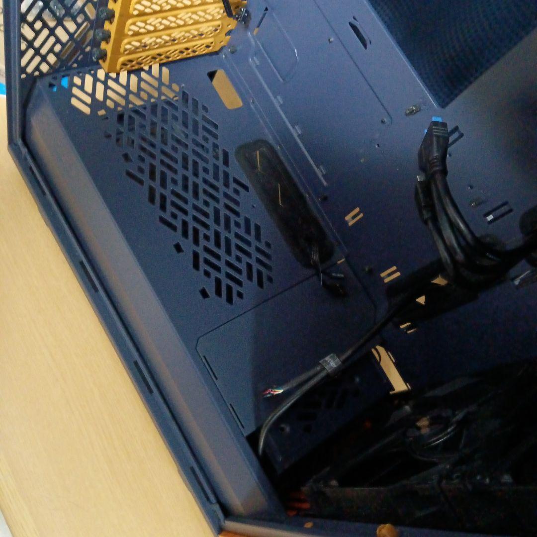 ATX対応　ミドルタワーPCケース　Fractal Design