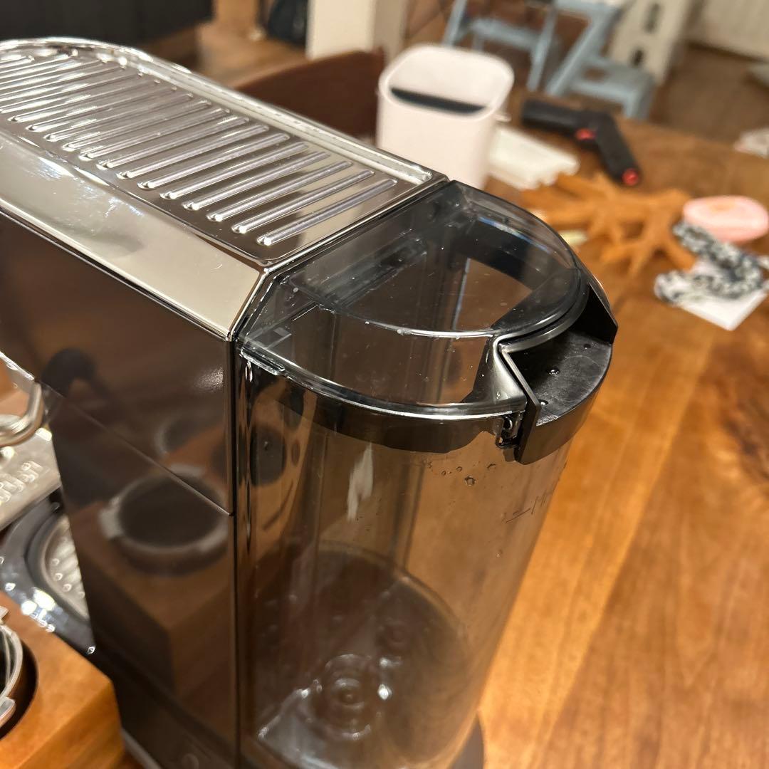 デロンギ　デディカ　エスプレッソマシン 1万円相当のおまけ付き　885