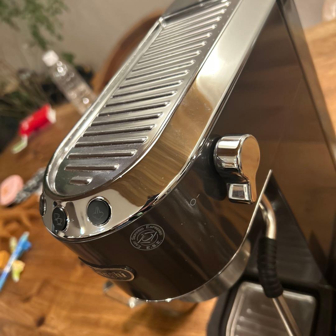 デロンギ　デディカ　エスプレッソマシン 1万円相当のおまけ付き　885