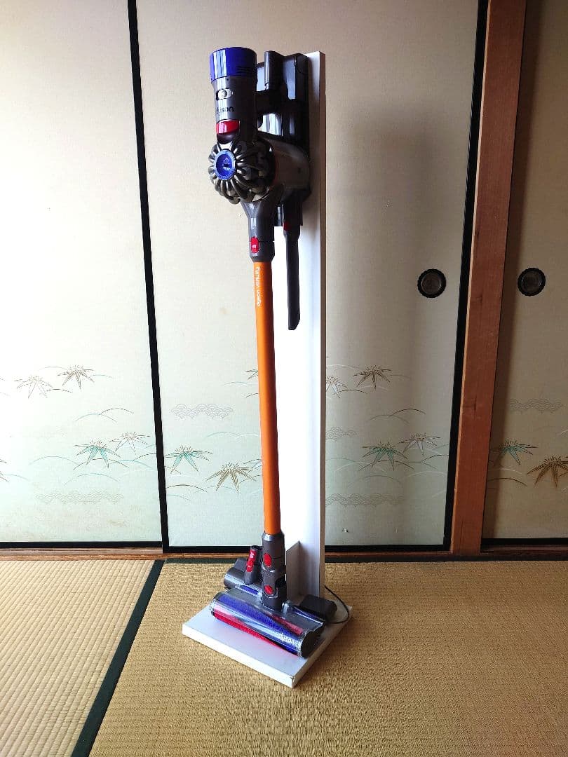 ダイソン　V8fluffy　クリーナースタンド付き