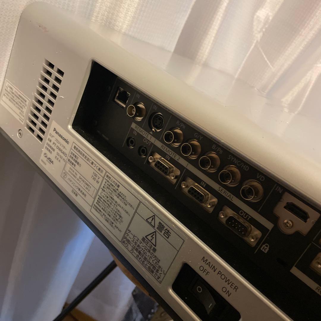 パナソニック　業務用プロジェクター　PT-DW640