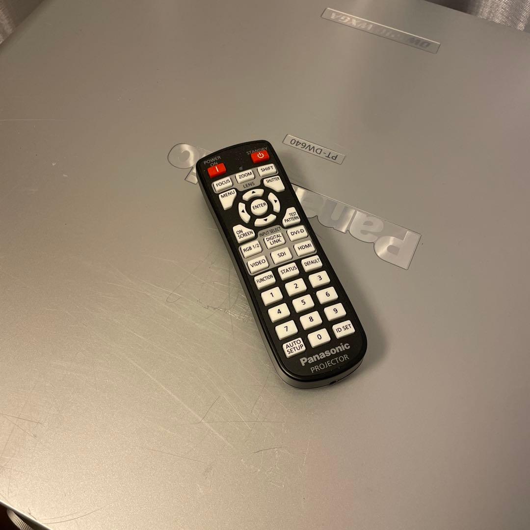 パナソニック　業務用プロジェクター　PT-DW640