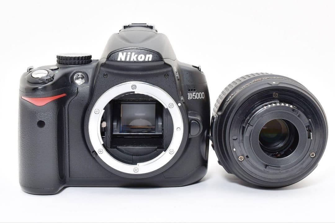 高画質✨ニコン D5000✨シングルレンズ✨初心者◎ 可動式モニター 一眼レフ