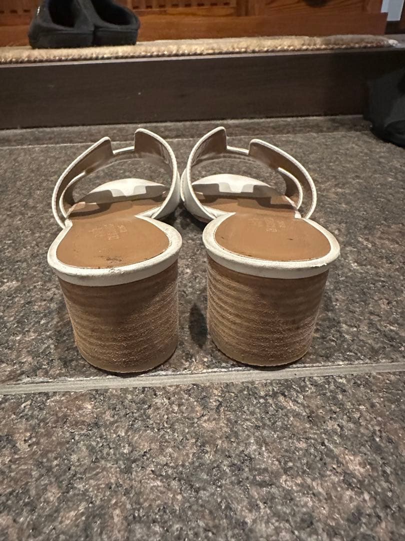 エルメスホワイト オープントゥ ミュール