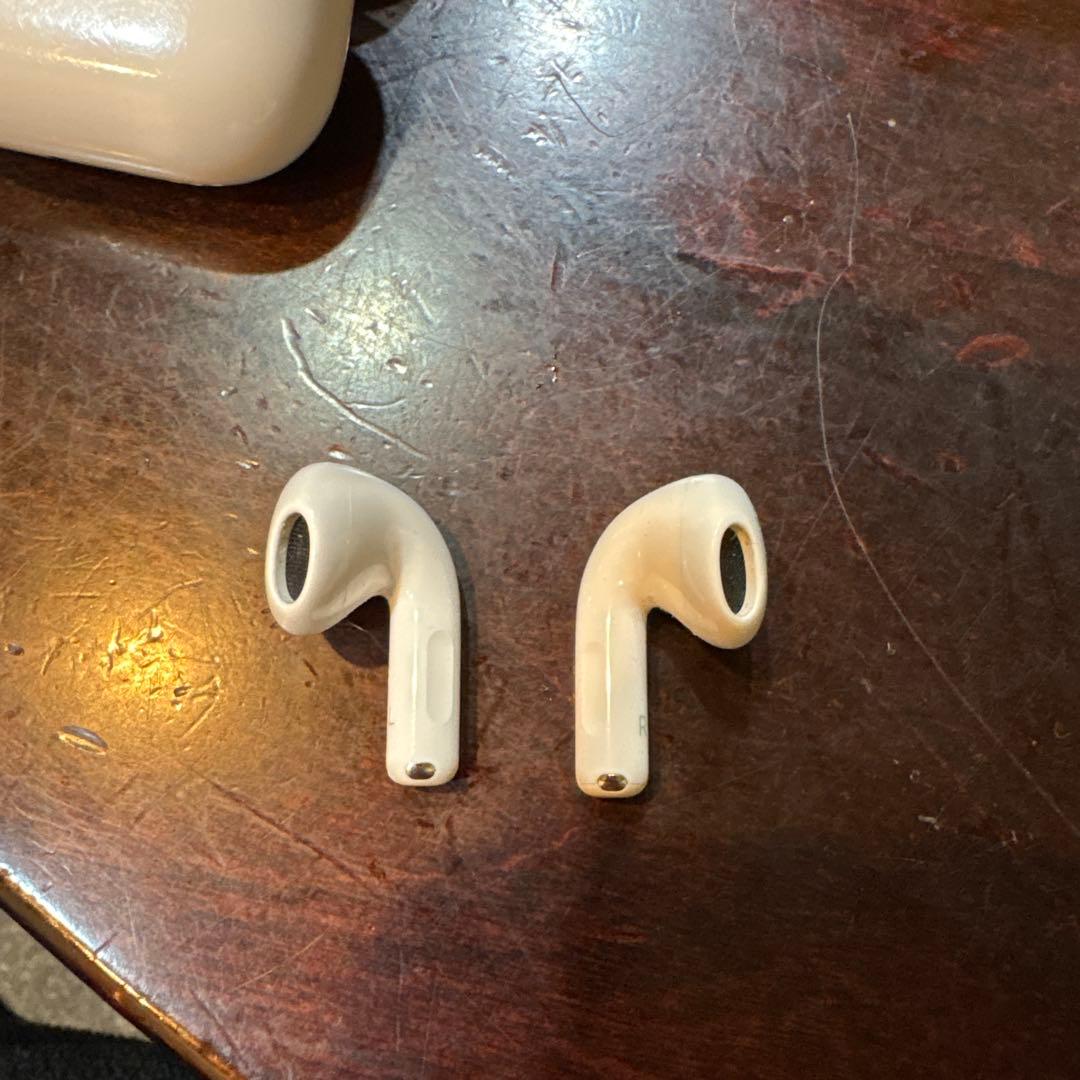 AirPods 4 ノイズキャンセリング搭載モデル