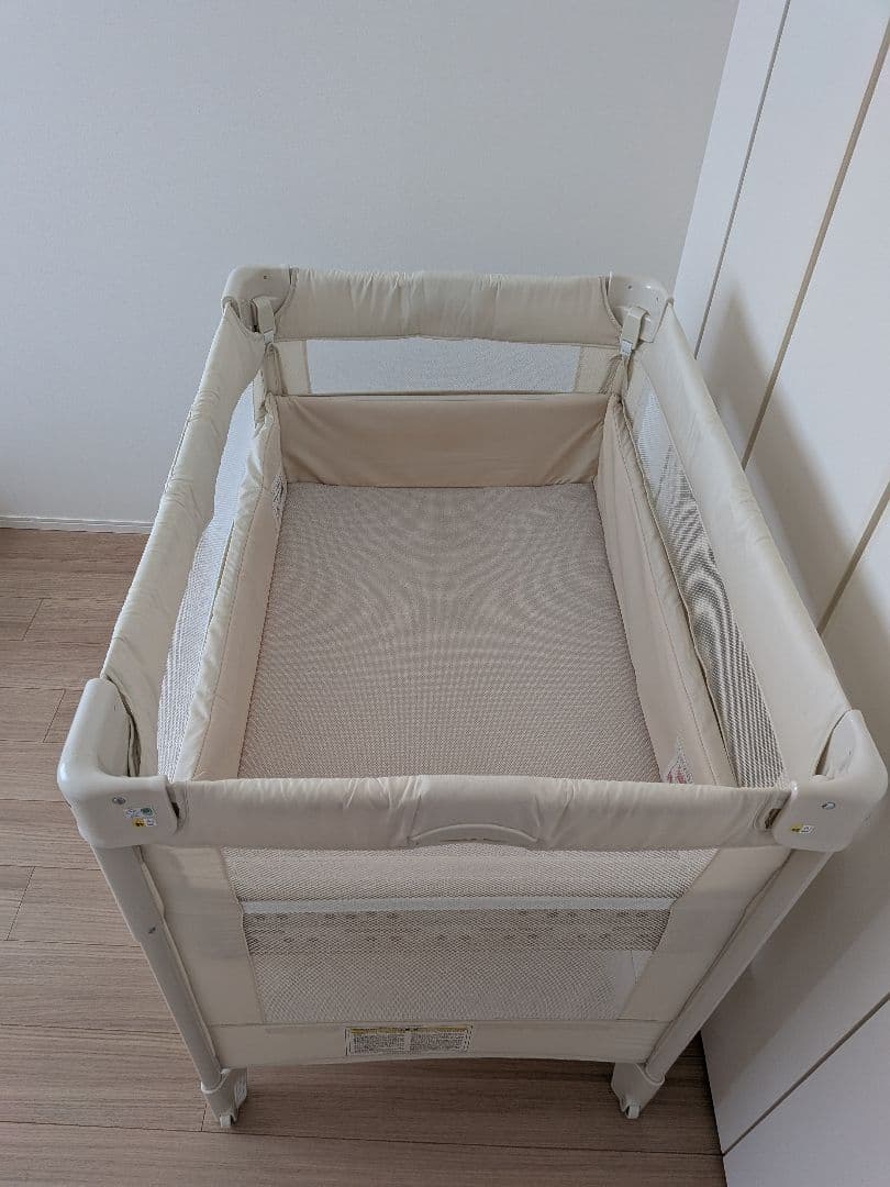 美品★アップリカ　ココネルエアー　ミルクホワイト