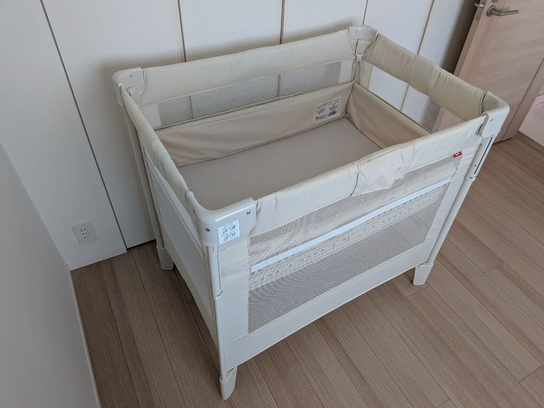 美品★アップリカ　ココネルエアー　ミルクホワイト