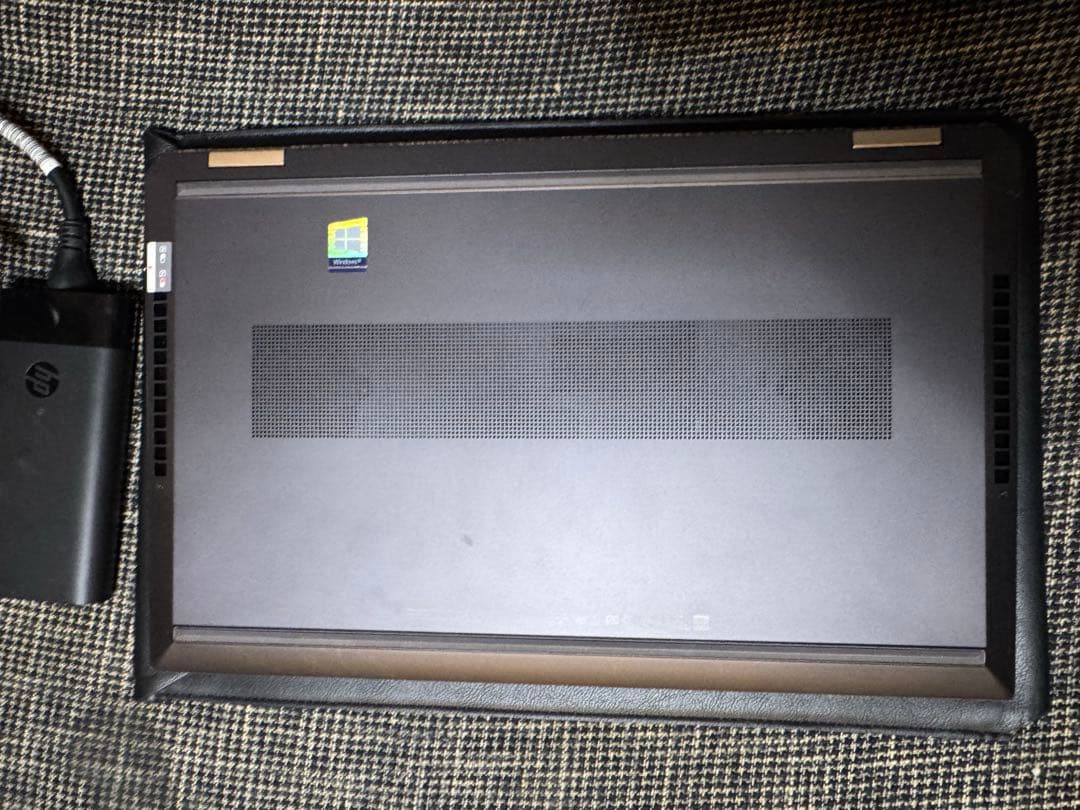 HP Spectre ノートPC Core i7 180時間未満　液晶ムラ有