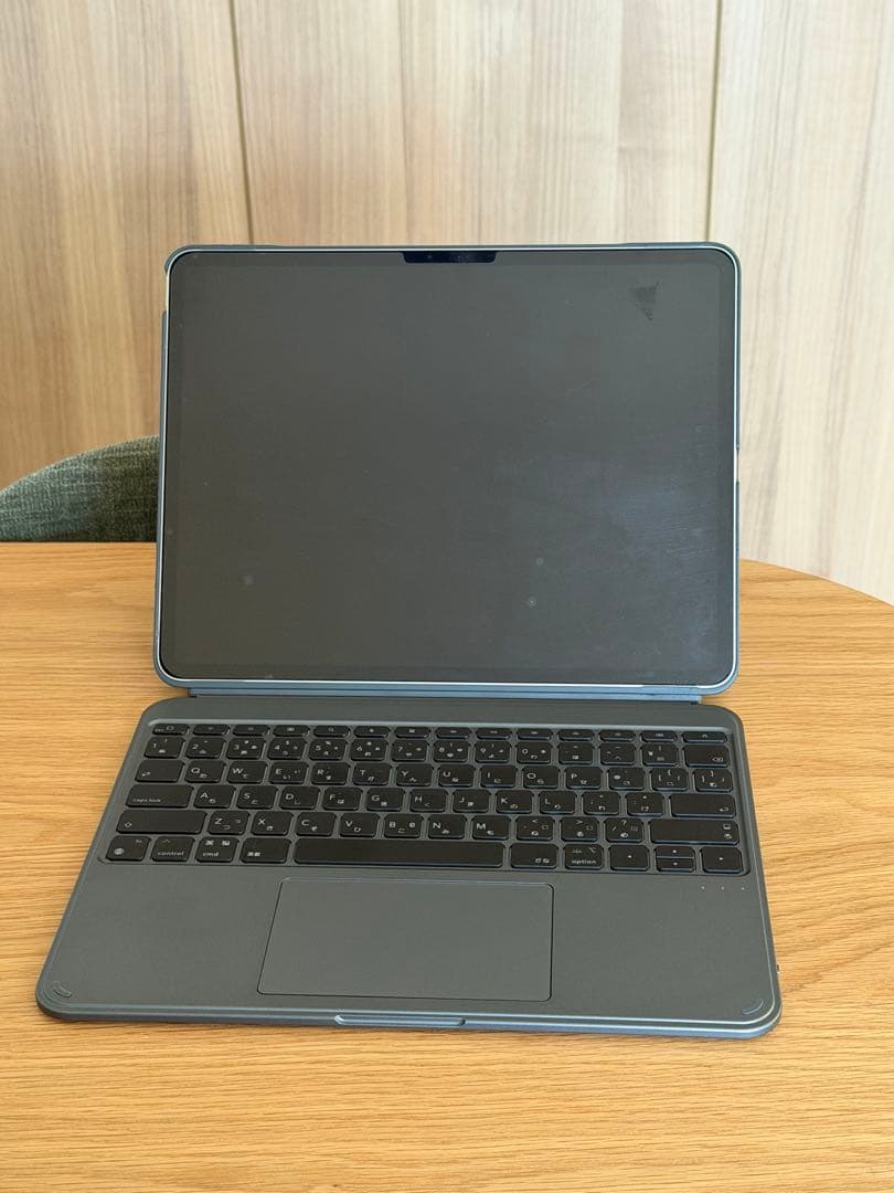 13インチ iPad AirWi-Fiモデル 256GB – キーボード付ケース