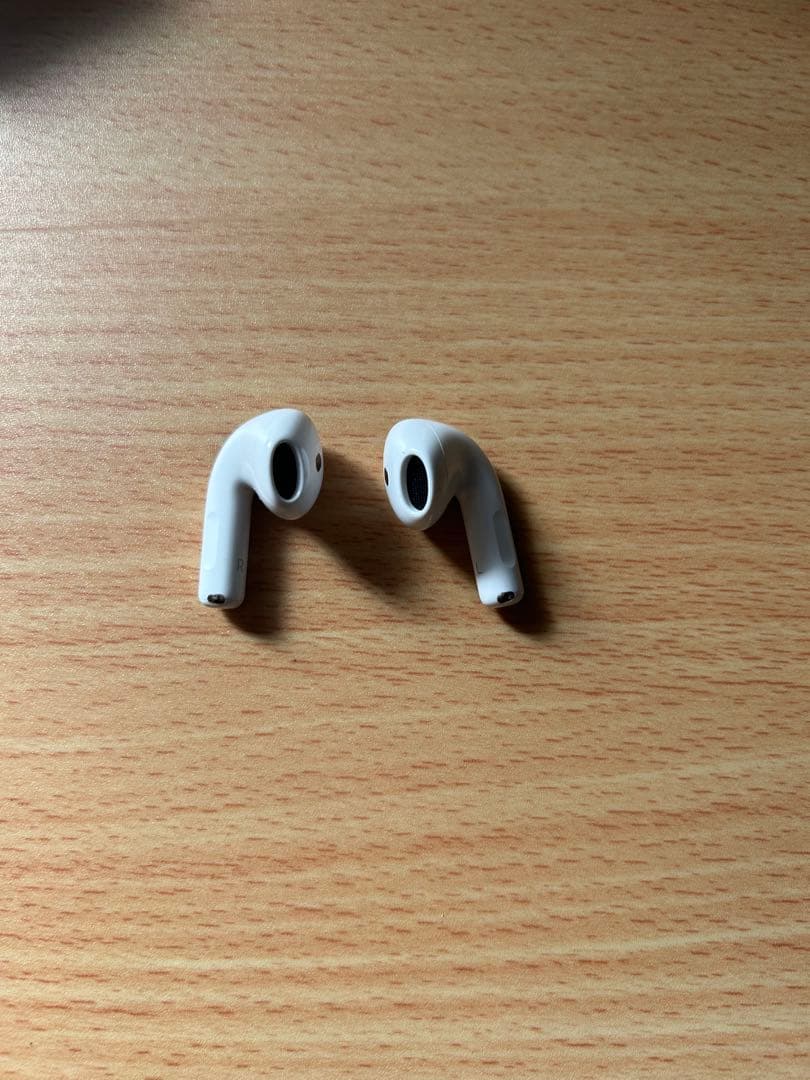 AirPods4 （第4世代） アクティブノイズキャンセリング付き本体 ケース付