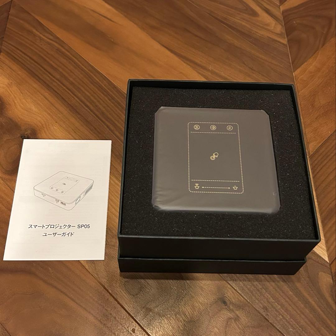 新品　手のひらサイズで最大300インチ！超小型スマートプロジェクター SP05
