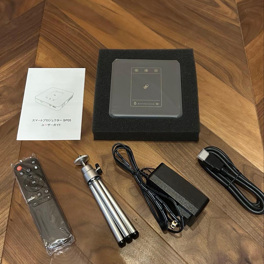 新品　手のひらサイズで最大300インチ！超小型スマートプロジェクター SP05