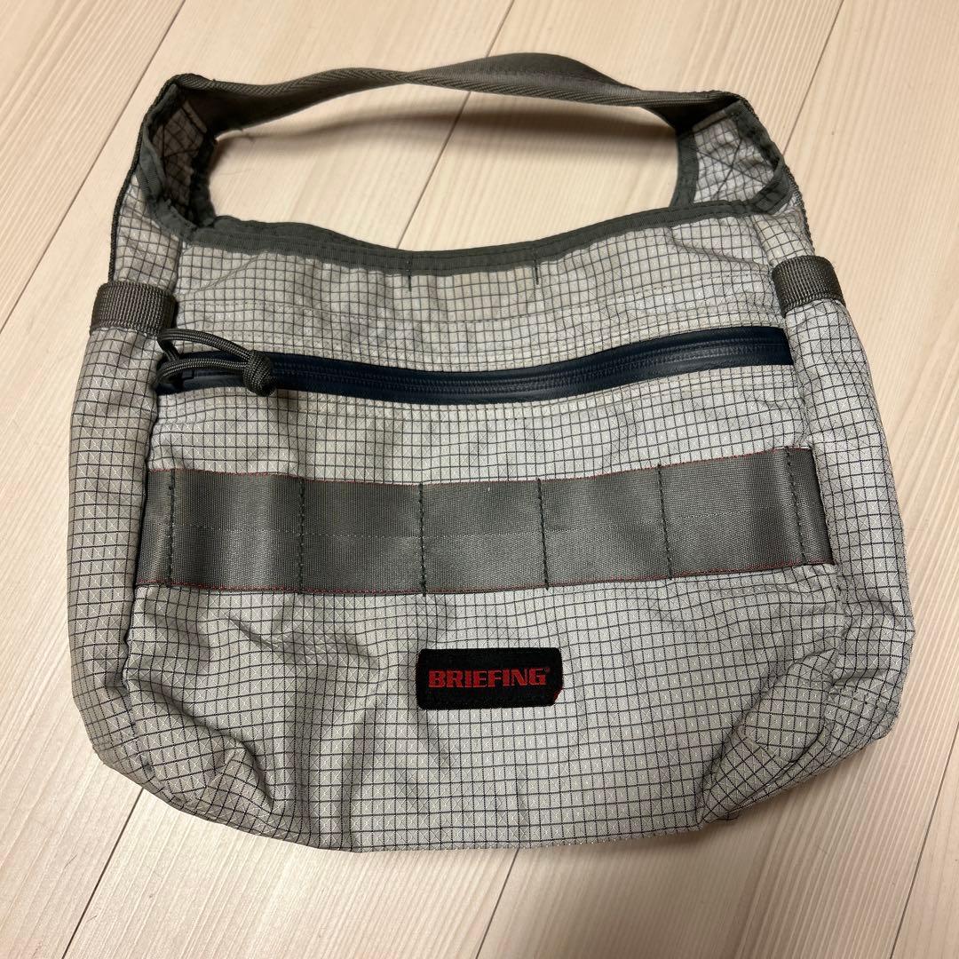 BRIEFING ショルダーバッグ　ナイロン　グレー