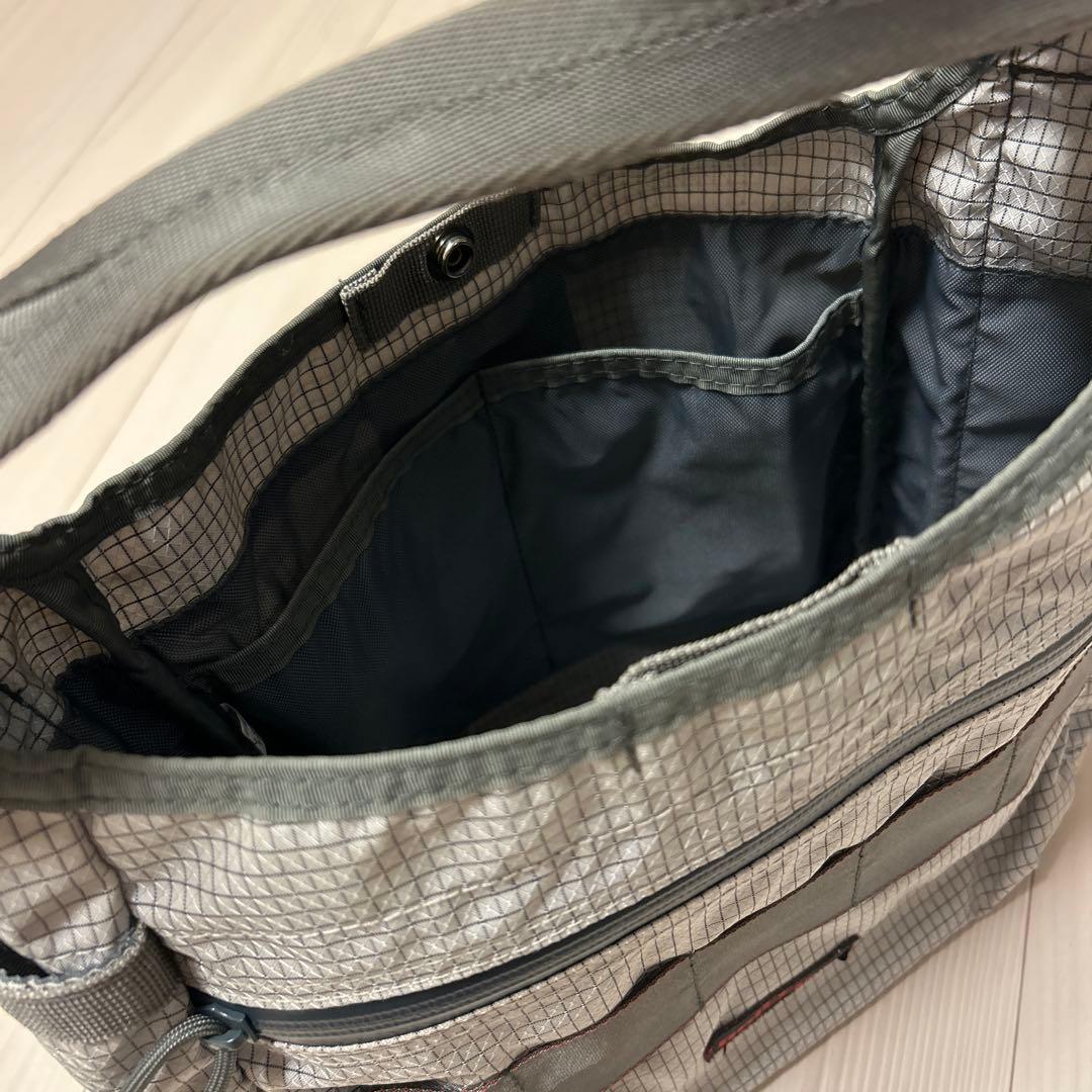 BRIEFING ショルダーバッグ　ナイロン　グレー