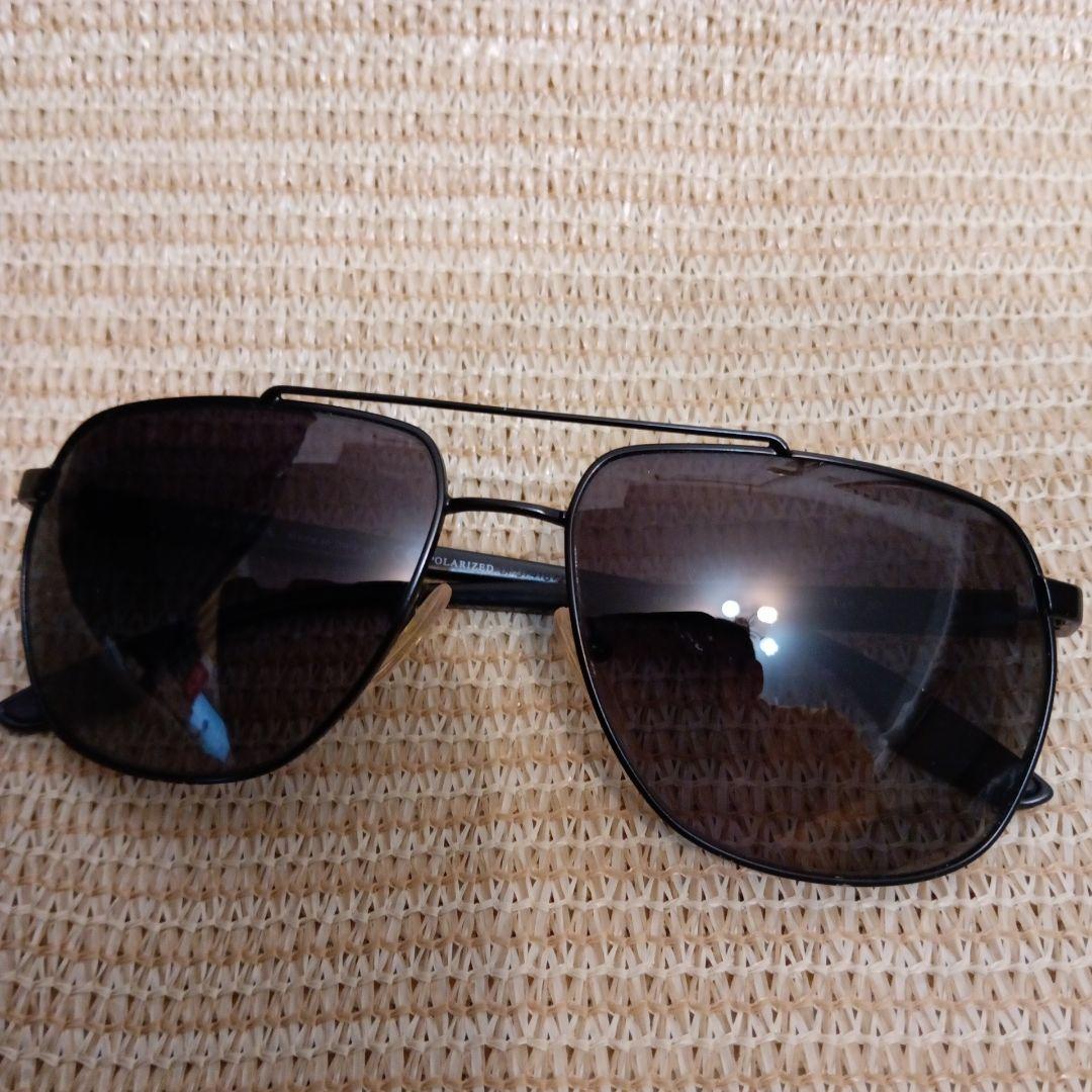 PRADA 偏光サングラス ケース付き