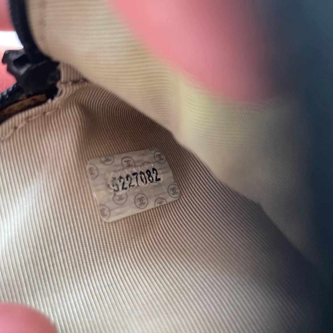 【凛】CHANEL ココマーク キャビアスキン レザー ポーチケース