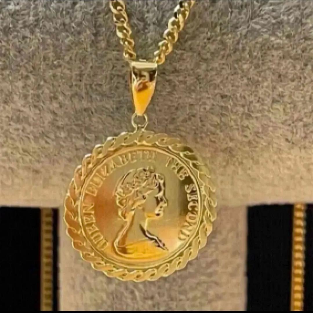 K18.18金ペンダントトップ。