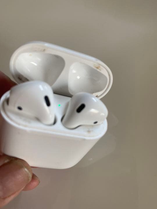 Apple AirPods 第二世代