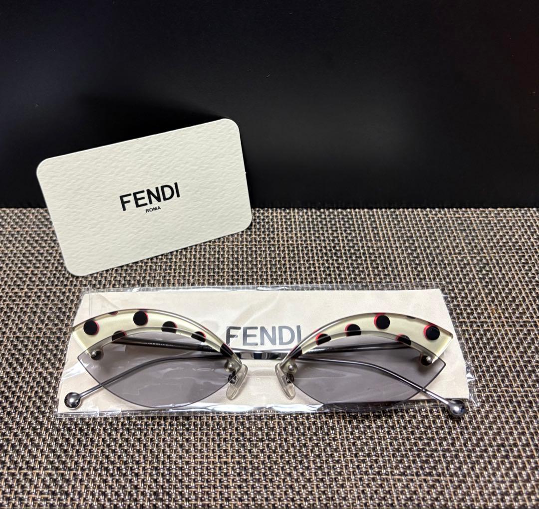 FENDI レディースサングラス