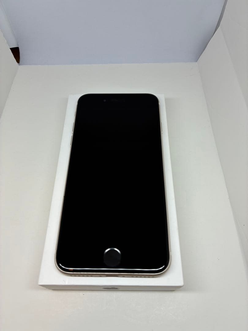 【極美品】iPhone SE3 128G SIMフリー　純正バッテリー100%