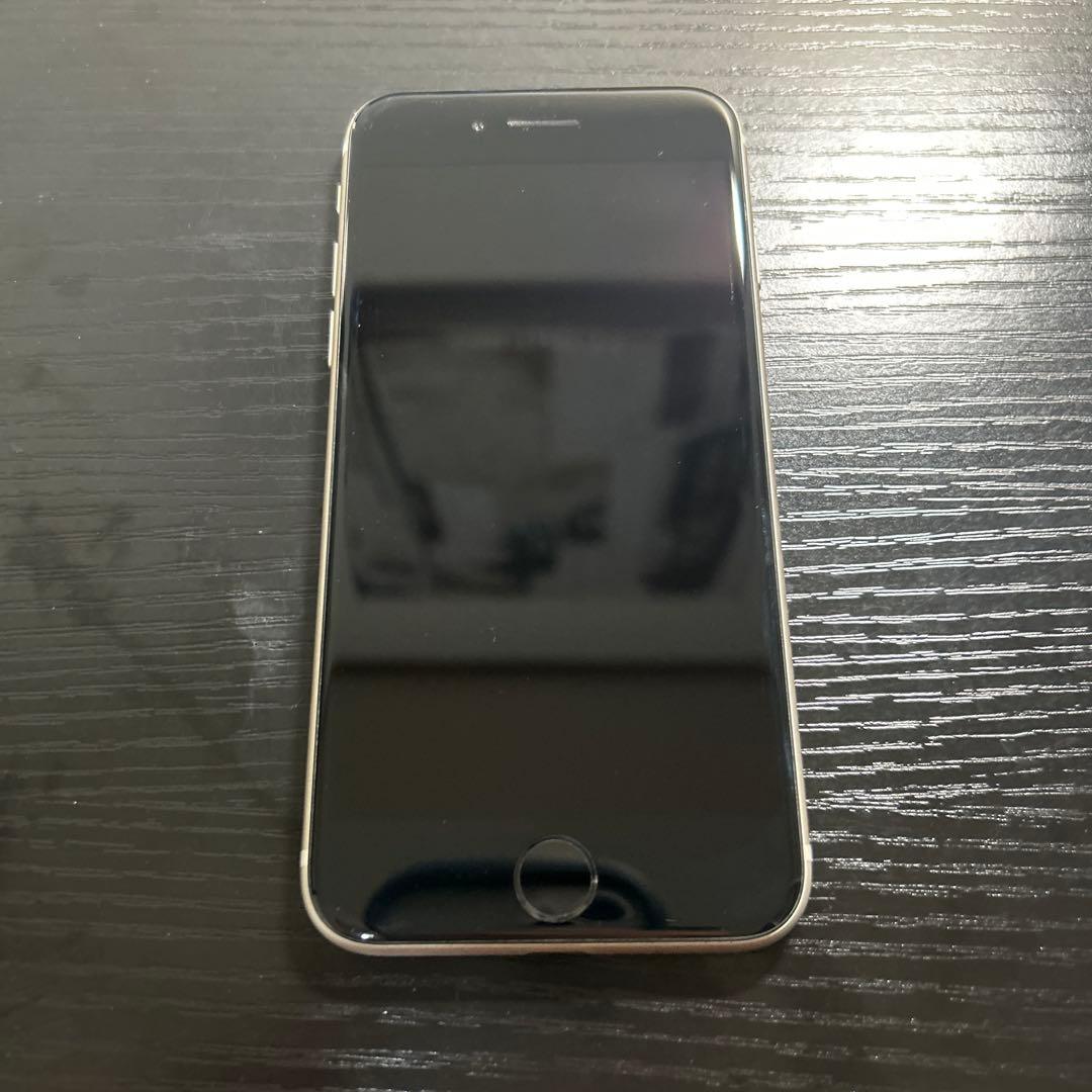 iPhone SE 第3世代　64GB スターライト