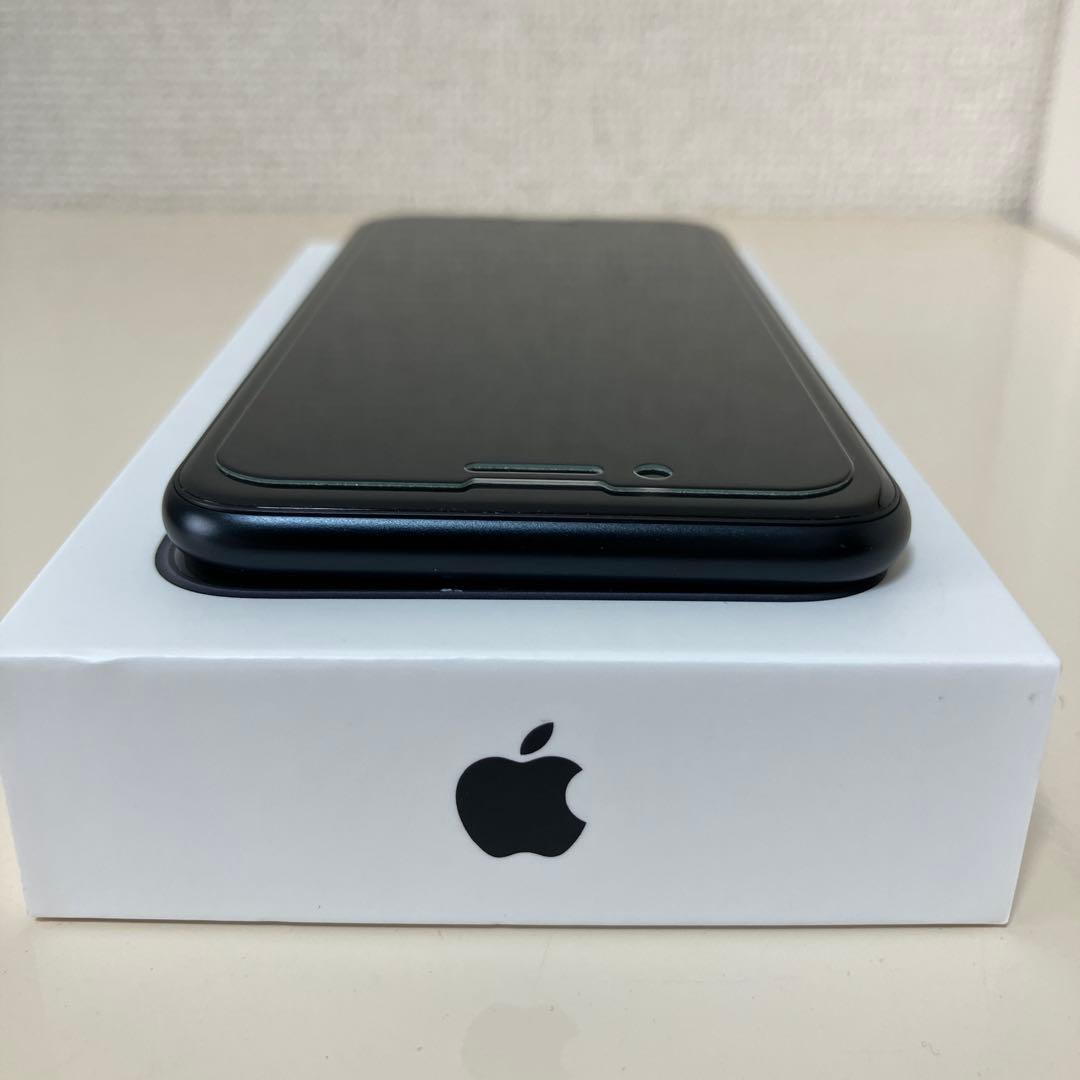 iPhone SE (第3世代) Midnight 64GB